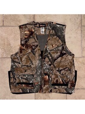 Outfitter’s Ridge ~ Camo Hunting Vest w/ Pockets & Back Storage Flap Size Large